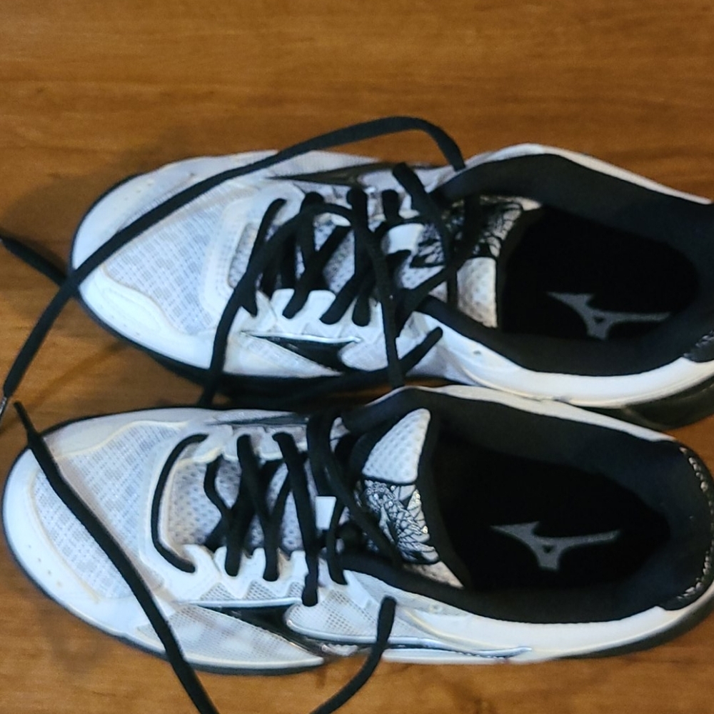 Mizuno wave supersonic womens shoes